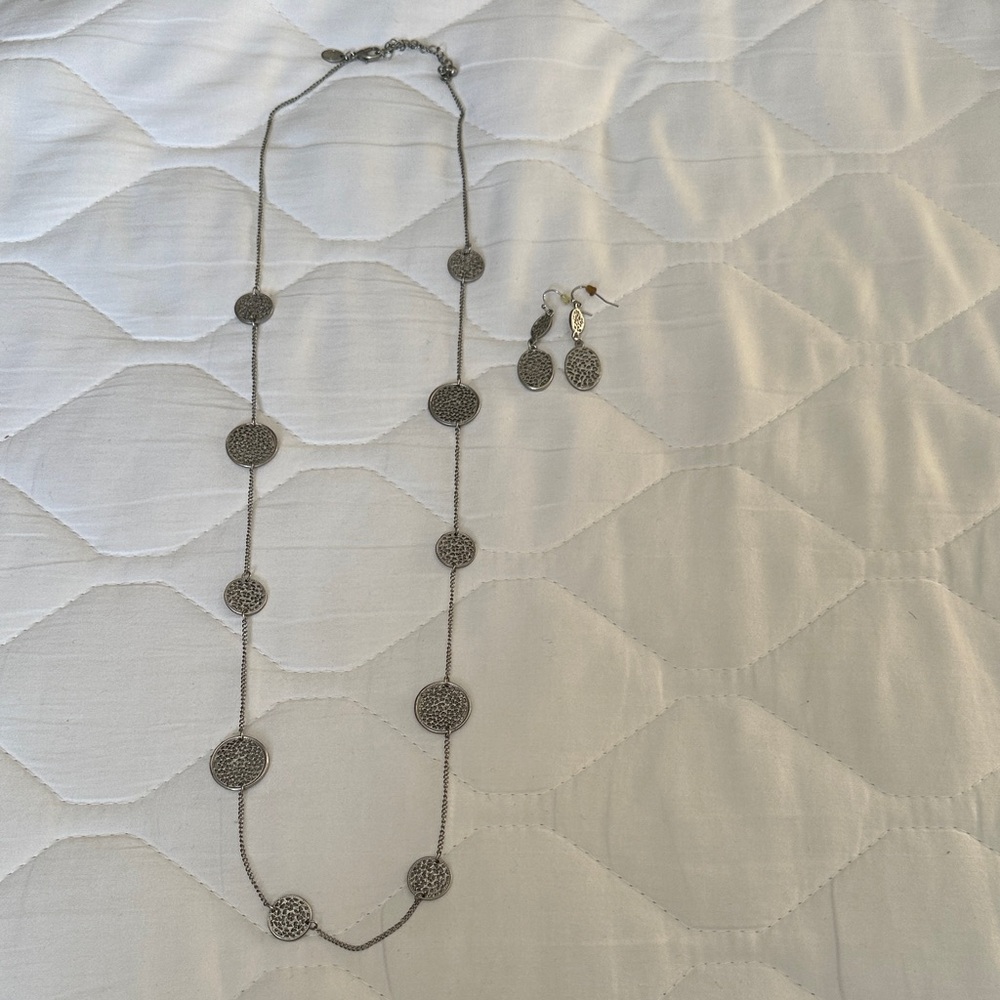 Elegant Silver Necklace and Earring Set